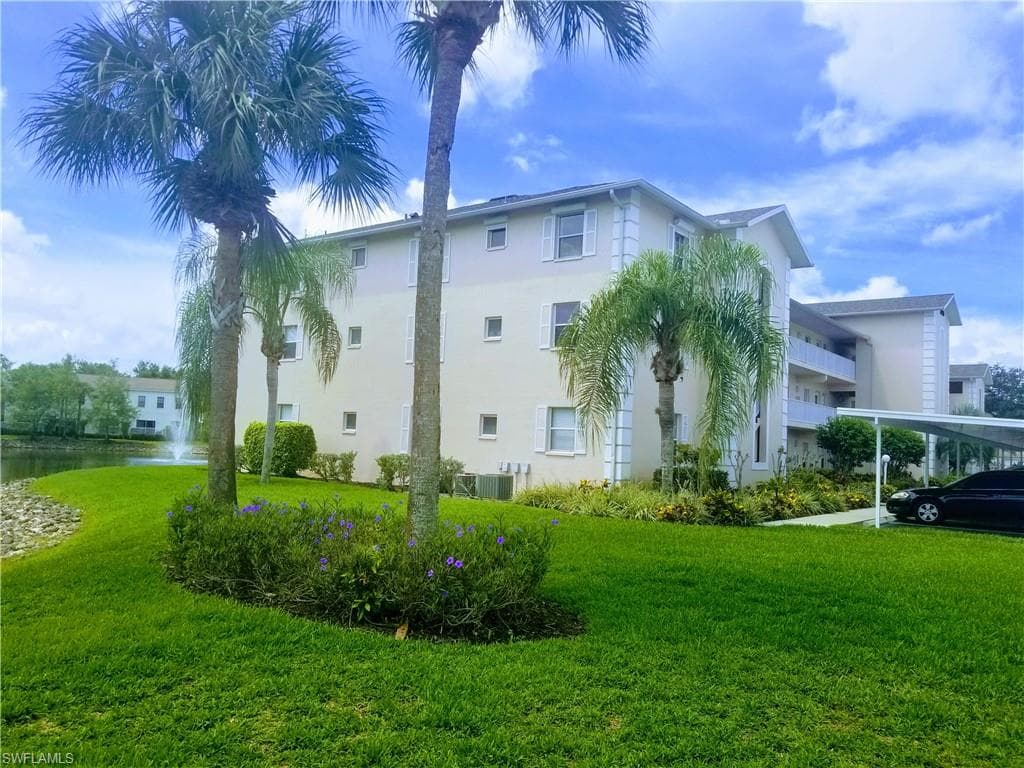 3250 Cypress Glen WAY 418 NAPLES, FL 34109