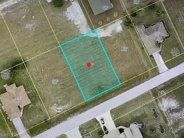 1235 NE 40th TER CAPE CORAL, FL 33909
