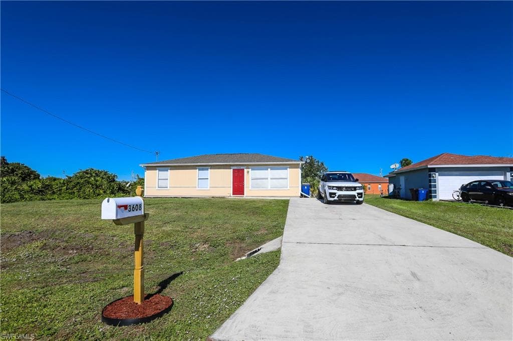 3608 10th ST SW LEHIGH ACRES, FL 33976