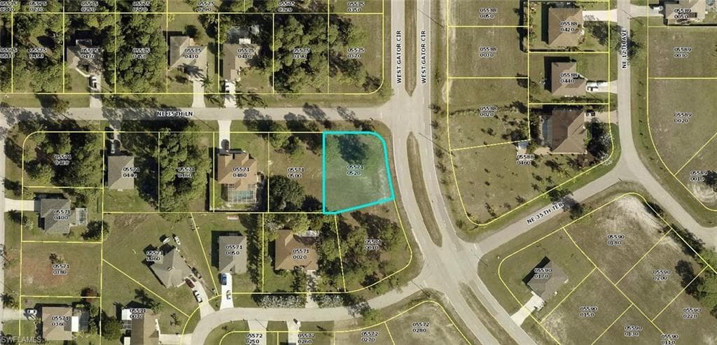 1124 NE 35th LN CAPE CORAL, FL 33909