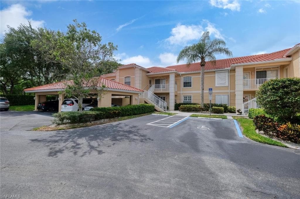 9700 Rosewood Pointe CT 101 BONITA SPRINGS, FL 34135