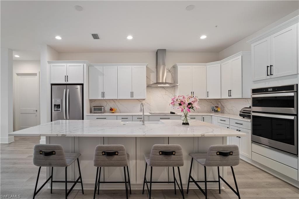 21490 Strada Nuova CIR 302 ESTERO, FL 33928