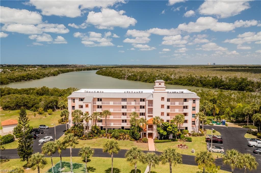 200 Stevens Landing DR B-203 MARCO ISLAND, FL 34145