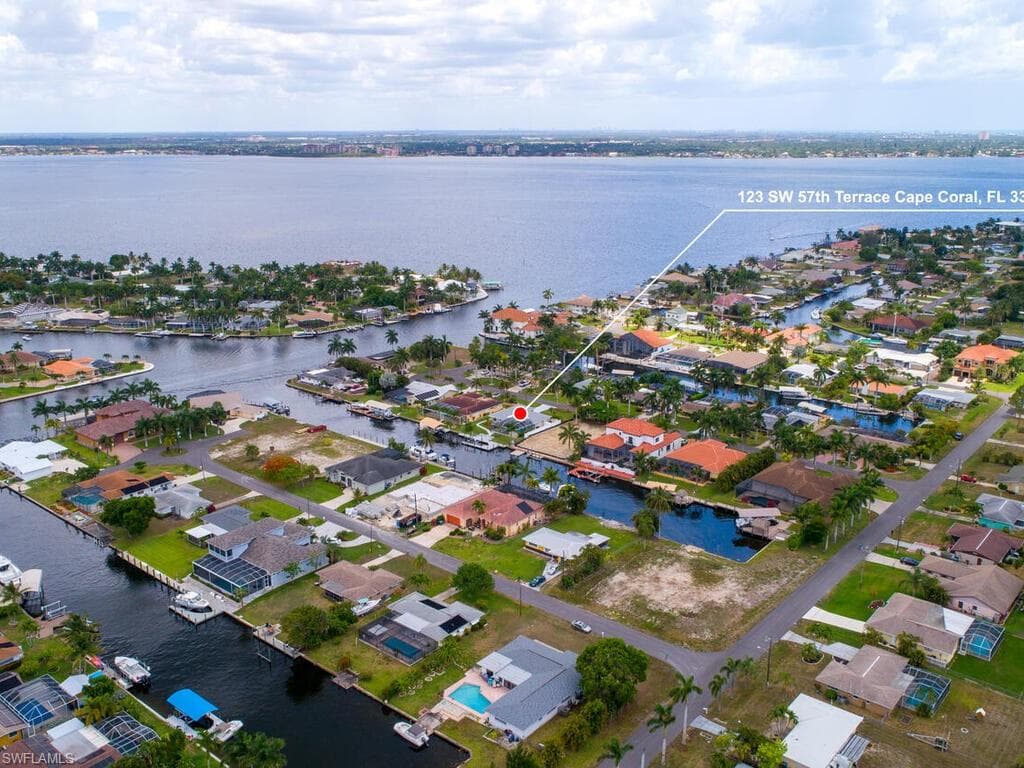 123 SW 57th TER CAPE CORAL, FL 33914