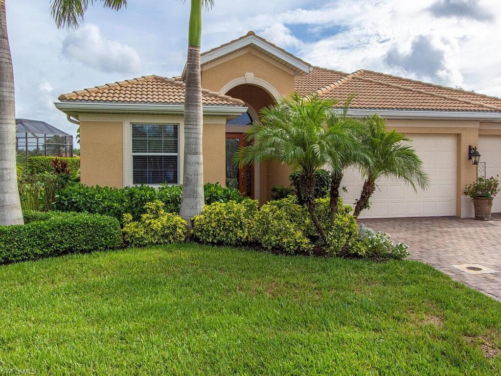 10142 Avonleigh DR BONITA SPRINGS, FL 34135