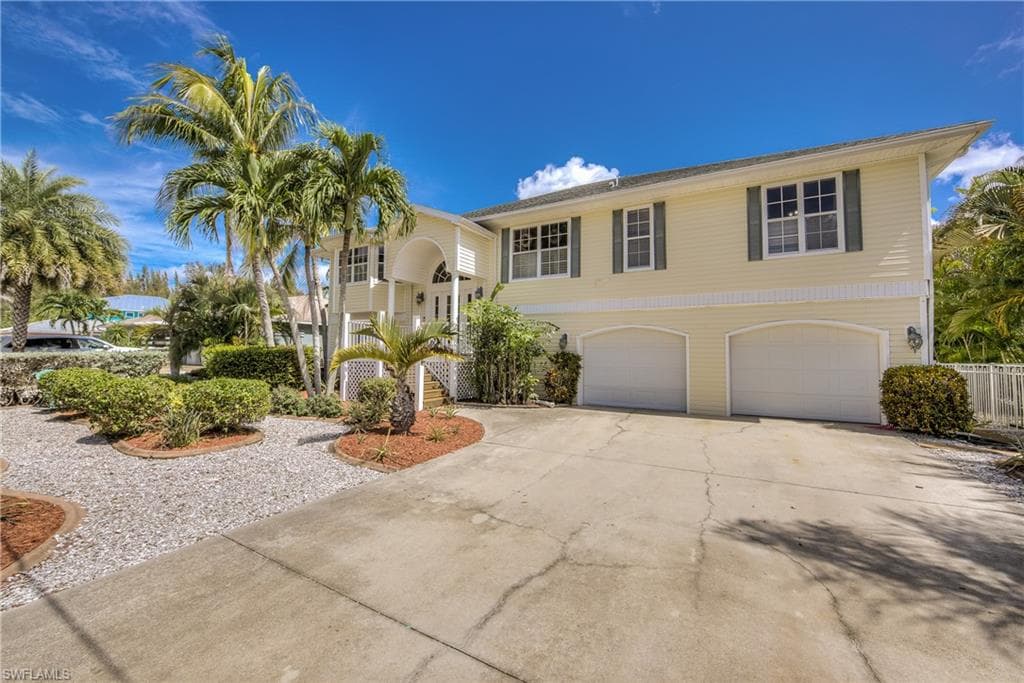 5400 Ann Arbor DR BOKEELIA, FL 33922