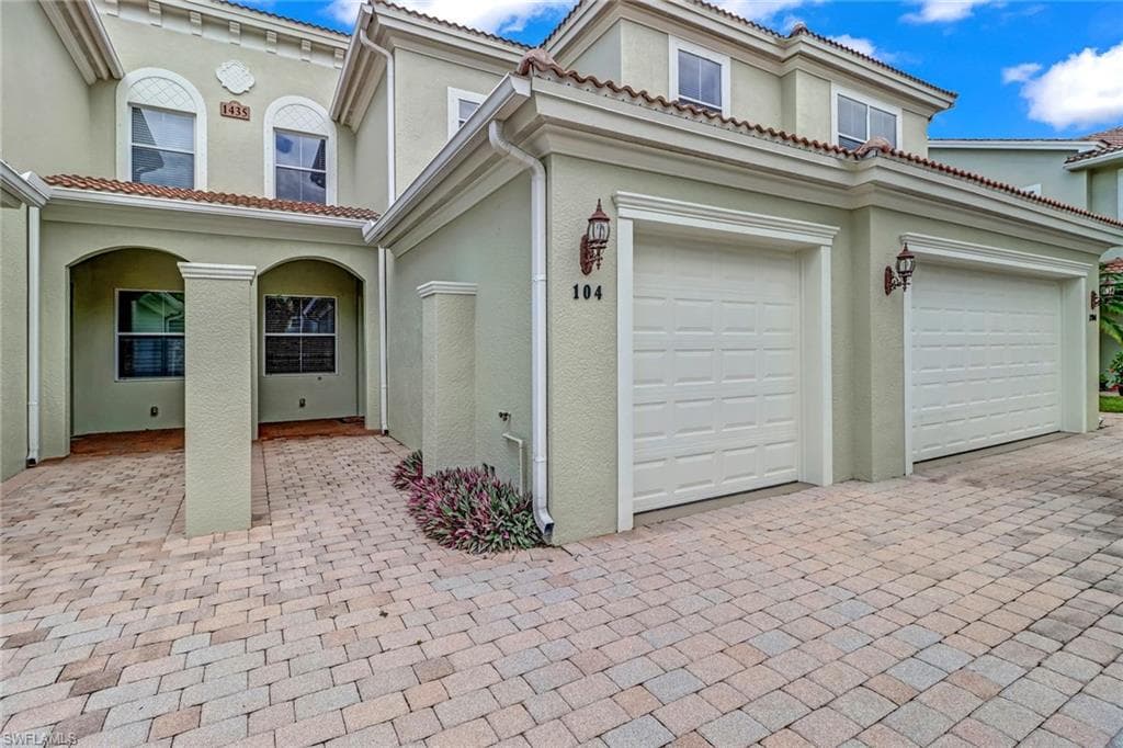1435 Mariposa CIR 104 NAPLES, FL 34105