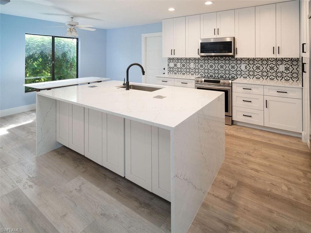 224 6th AVE S 13 NAPLES, FL 34102