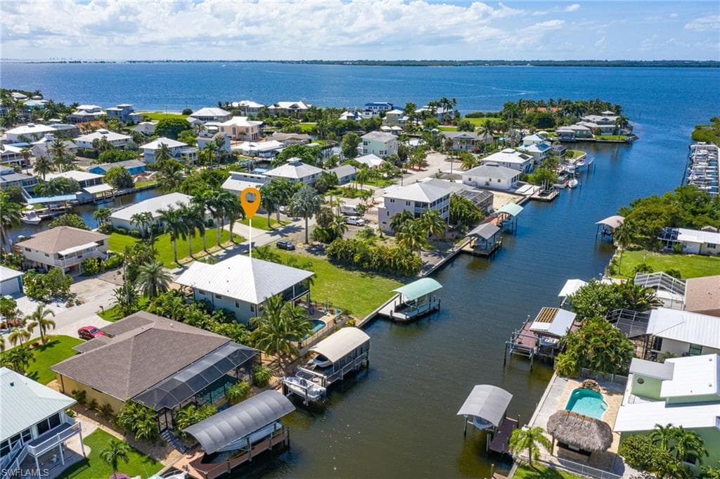 2383 Sycamore ST ST. JAMES CITY, FL 33956