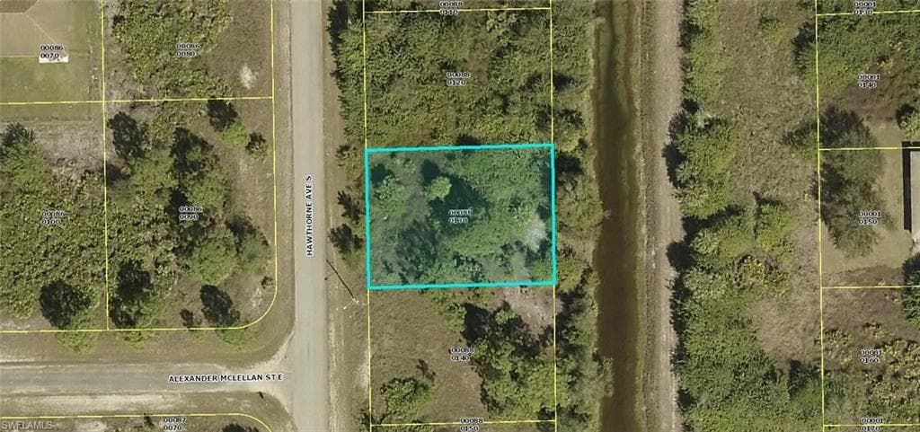 525 Hawthorne AVE S LEHIGH ACRES, FL 33974