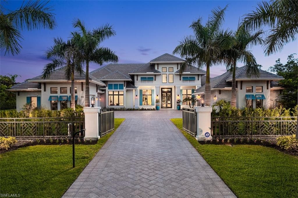 642 Myrtle RD NAPLES, FL 34108