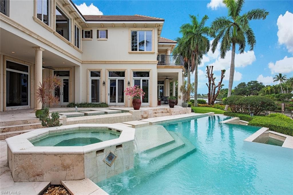 3150 GIN LN NAPLES, FL 34102