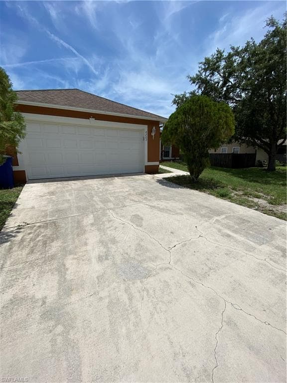 4207 4th ST W LEHIGH ACRES, FL 33971