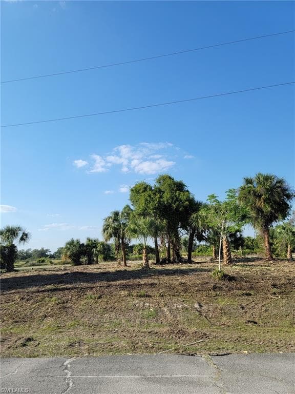 2001 Jeronimo RD LABELLE, FL 33935