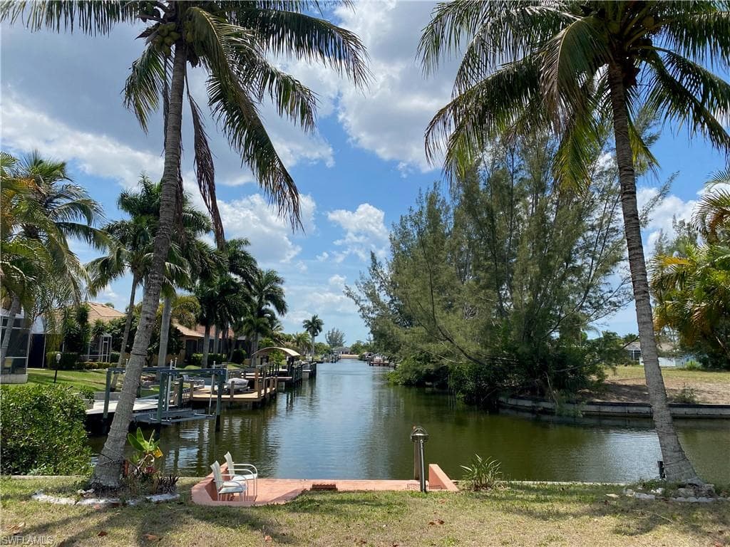 502 SE 29th ST CAPE CORAL, FL 33904