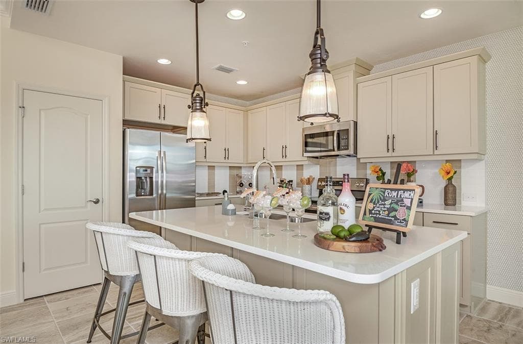 2281 Priory LN 1203 NAPLES, FL 34120