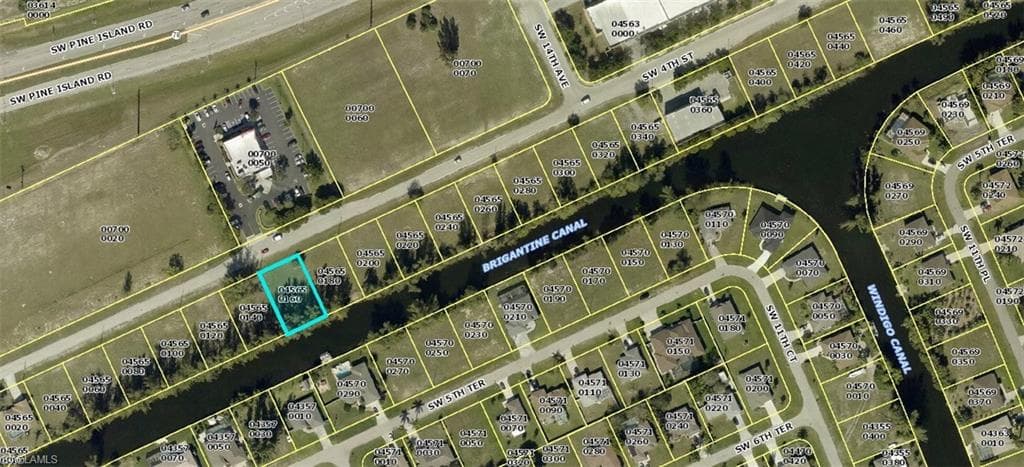 1430 SW 4th ST CAPE CORAL, FL 33991