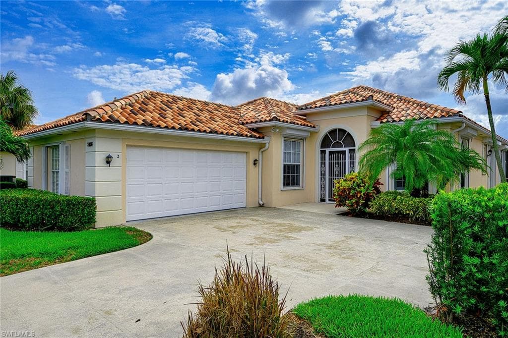 3826 Huelva CT NAPLES, FL 34109