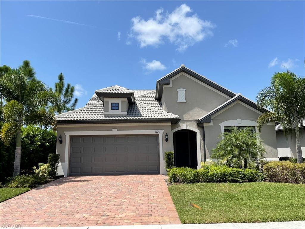 7673 Jacaranda LN NAPLES, FL 34114