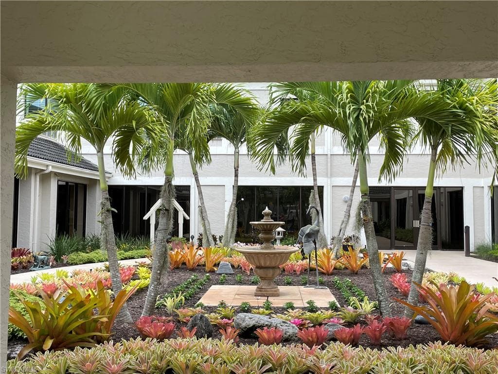 900 Arbor Lake DR 9-303 NAPLES, FL 34110