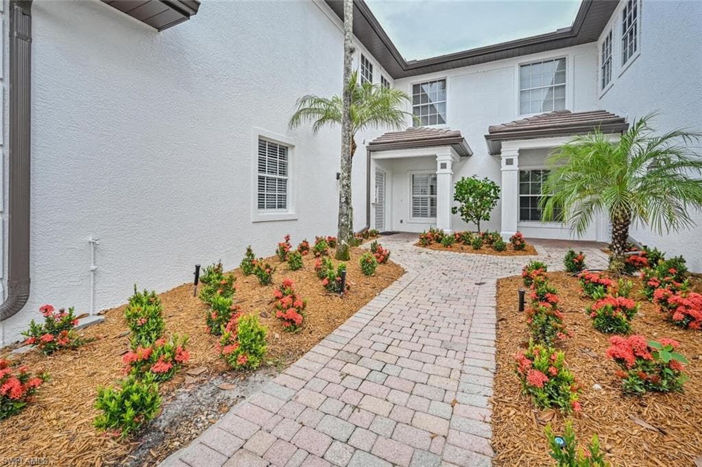 4395 Dover CT 3-301 NAPLES, FL 34105