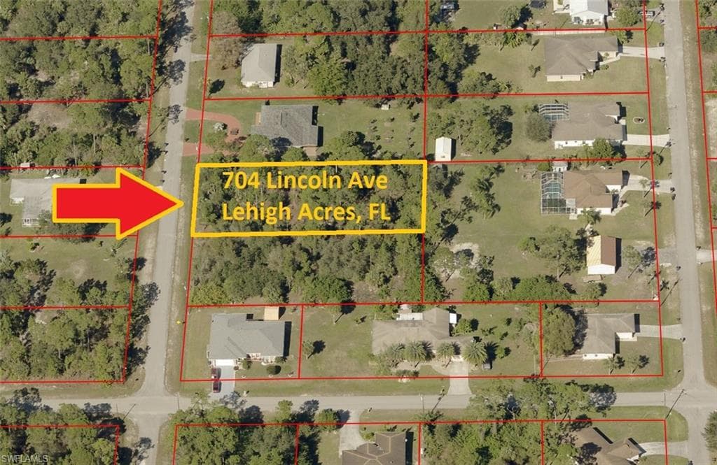 704 Lincoln AVE LEHIGH ACRES, FL 33972
