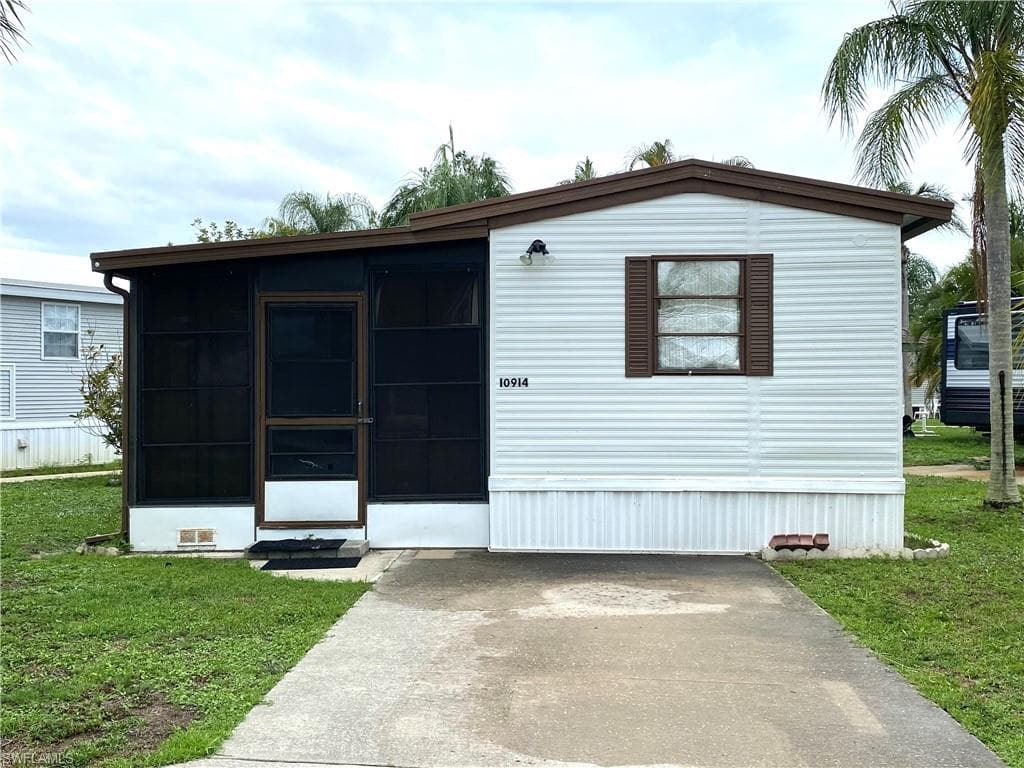 10914 Ground Dove CIR ESTERO, FL 33928