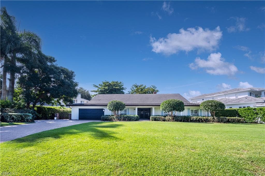 508 Devils LN NAPLES, FL 34103