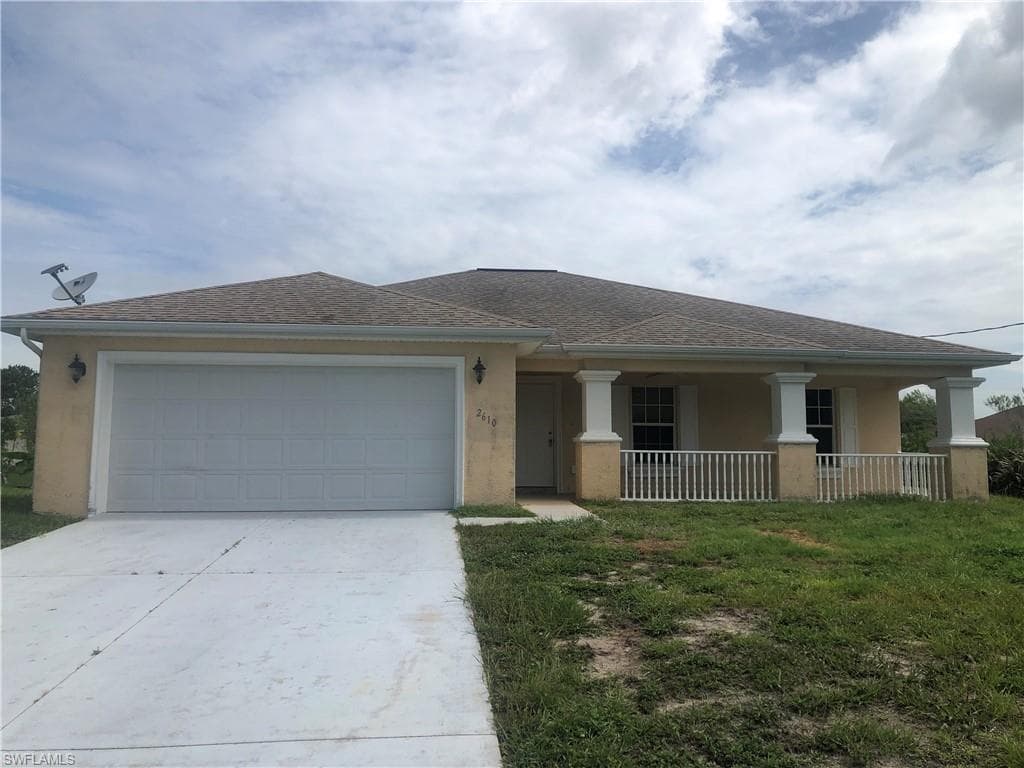 2610 55th ST W LEHIGH ACRES, FL 33971