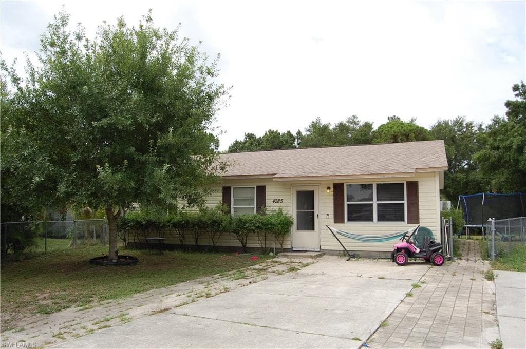 4285 Little League CT IMMOKALEE, FL 34142