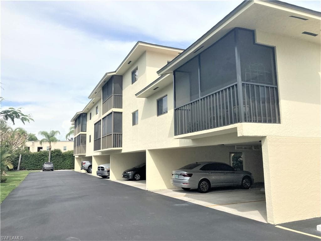 835 Elkcam CIR 107 MARCO ISLAND, FL 34145