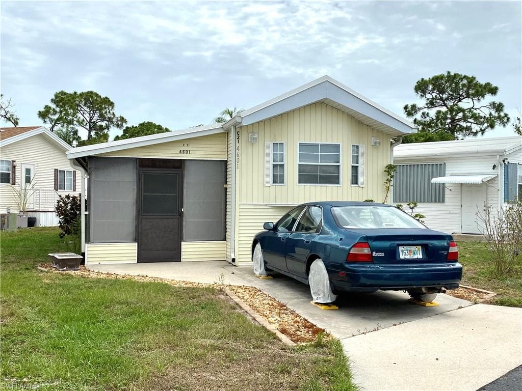4601 Liberty LN E ESTERO, FL 33928