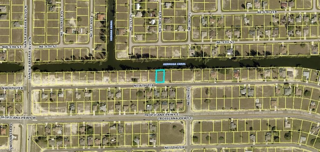 201 NE 8th TER CAPE CORAL, FL 33909