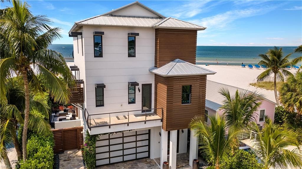 61 Delmar AVE FORT MYERS BEACH, FL 33931