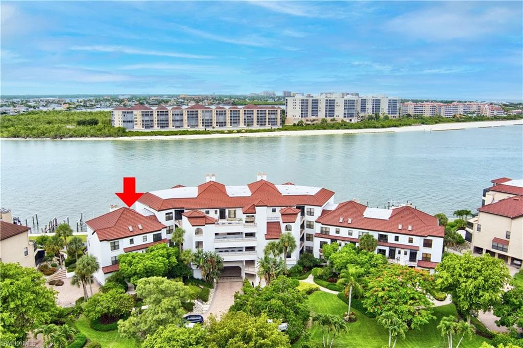 303 La Peninsula BLVD 303 NAPLES, FL 34113