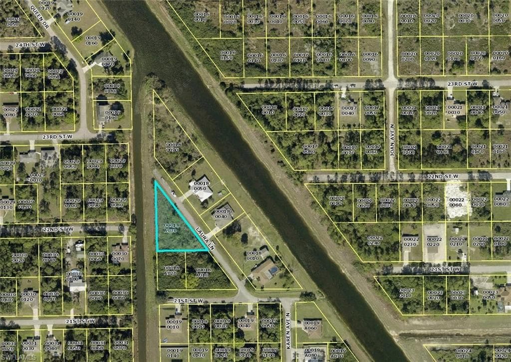 2109 Laura LN LEHIGH ACRES, FL 33971