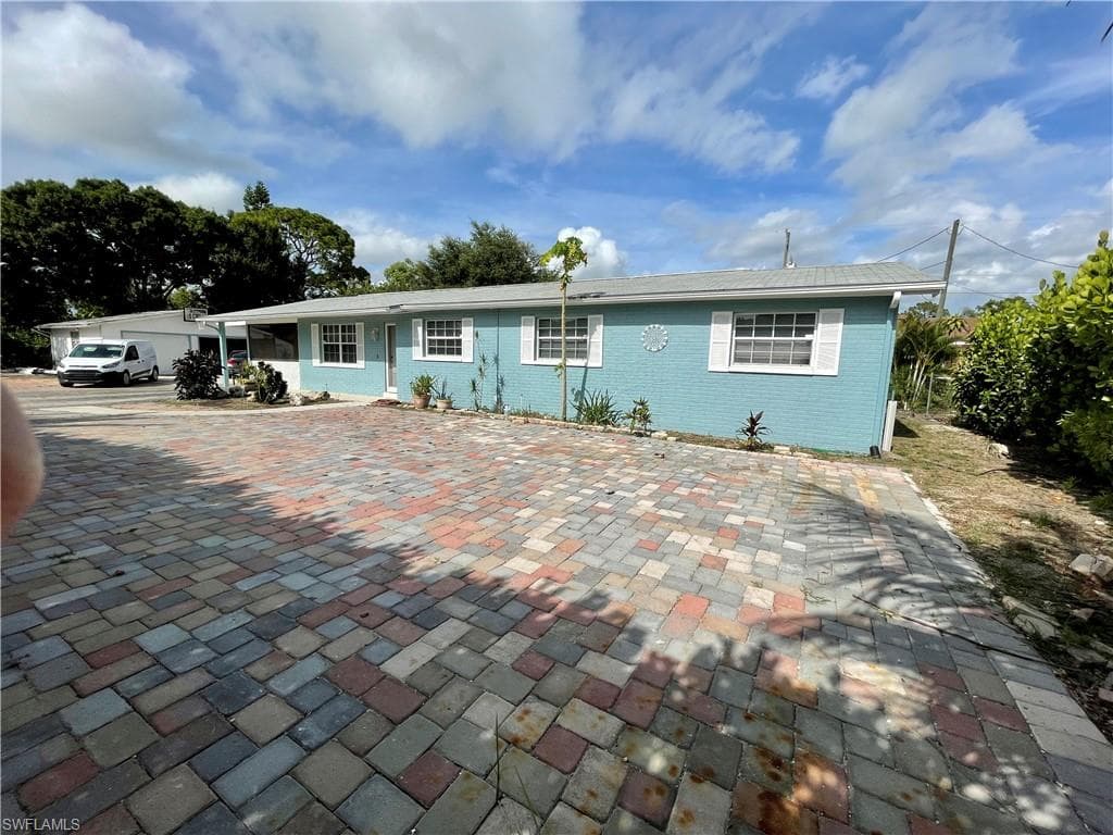 27061 Morgan RD BONITA SPRINGS, FL 34135