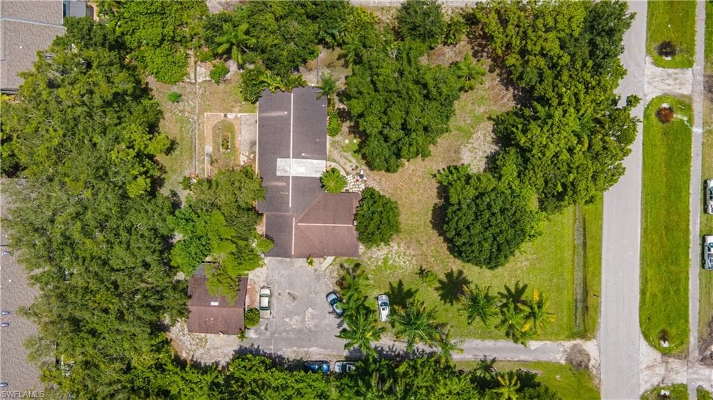 835 Cassena RD NAPLES, FL 34108
