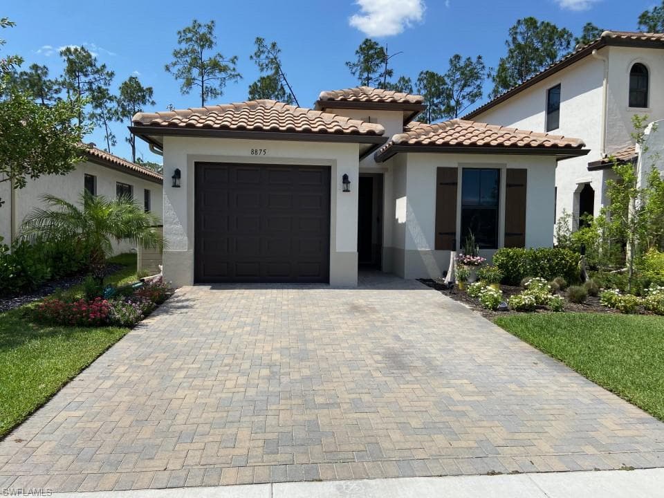 8875 Madrid CIR NAPLES, FL 34104