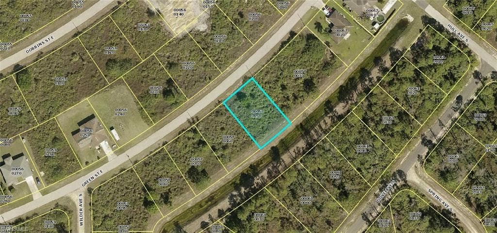 946 Green ST E LEHIGH ACRES, FL 33974