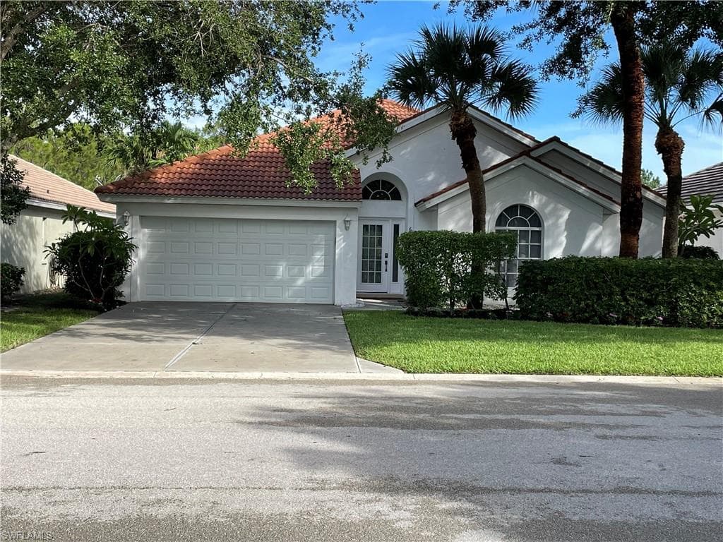 6613 Autumn Woods BLVD NAPLES, FL 34109