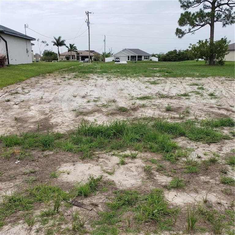 1208 NW 20th ST CAPE CORAL, FL 33993