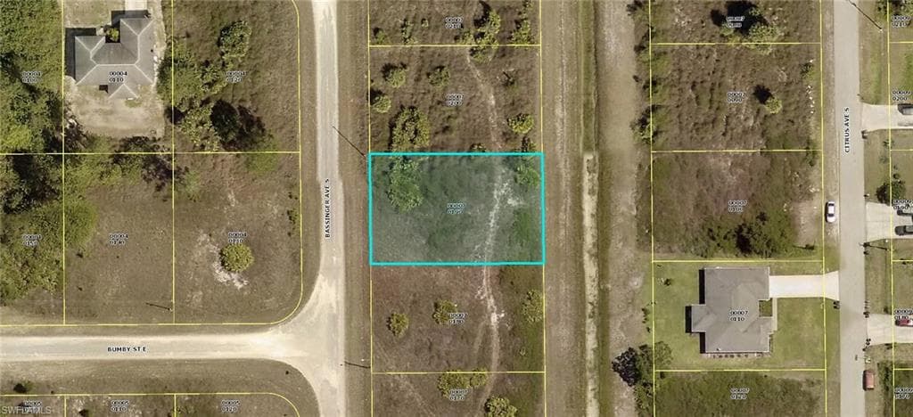 925 Bassinger AVE S LEHIGH ACRES, FL 33974