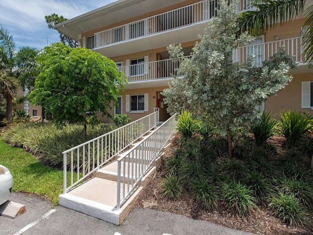 3031 Sandpiper Bay CIR F201 NAPLES, FL 34112
