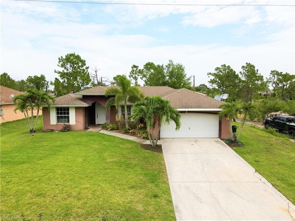 1527 Meadow RD LEHIGH ACRES, FL 33976