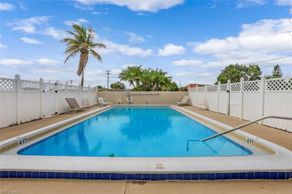 2526 SE 16th PL 206 CAPE CORAL, FL 33904