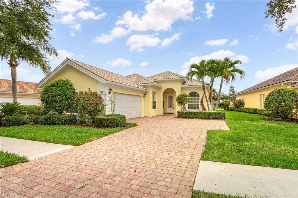 7923 Valentina CT