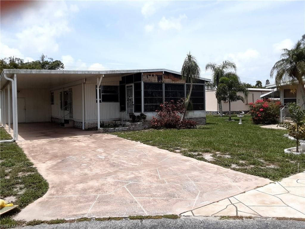 2719 Breezewood DR NORTH FORT MYERS, FL 33917