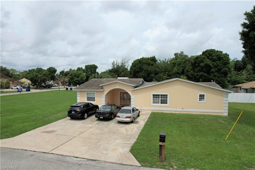 924 Alderman ST FORT MYERS, FL 33916