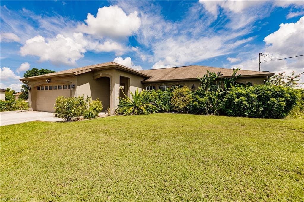 4212 10th ST W LEHIGH ACRES, FL 33971